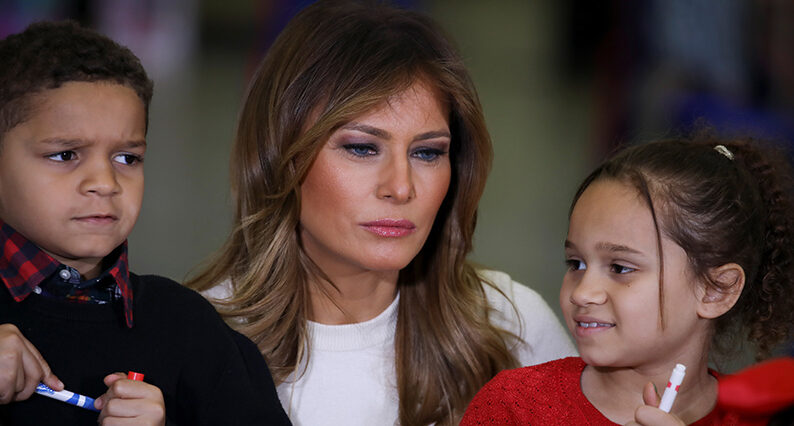 Därför ler aldrig Melania Trump