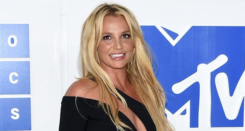 Glädjechocken: Britney gör comeback med världsstjärna